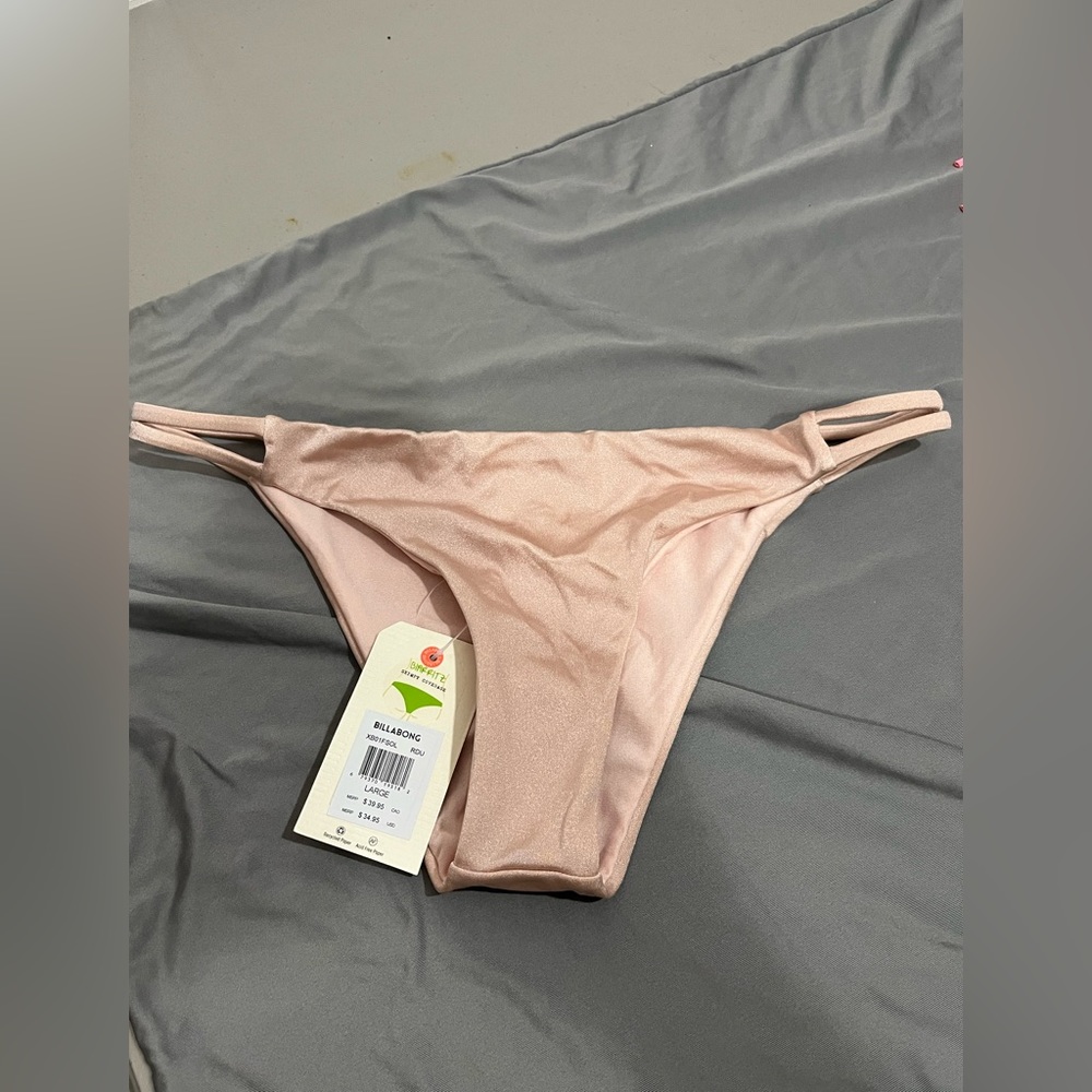Billabong Blush Bikini Bottoms.  Size-L. New with Tags.